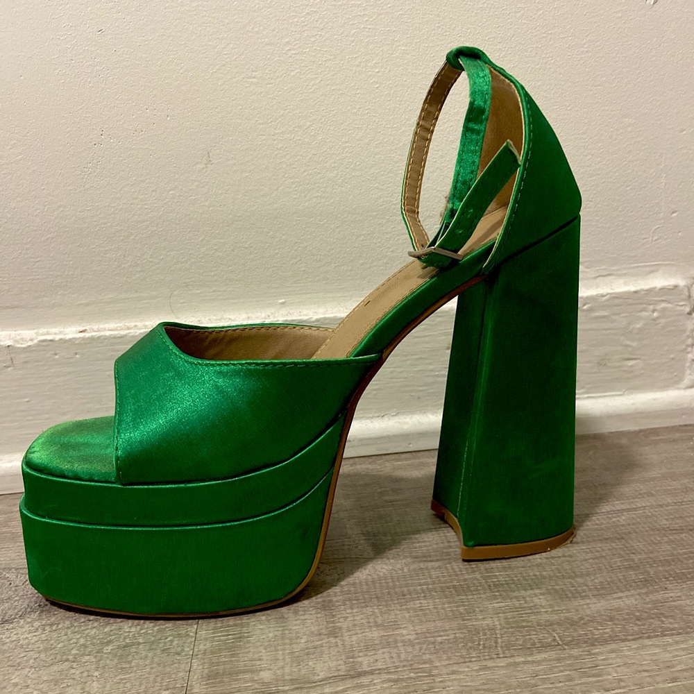 EGO Double Platform Green Heels (US 8/UK 6/EU 39)